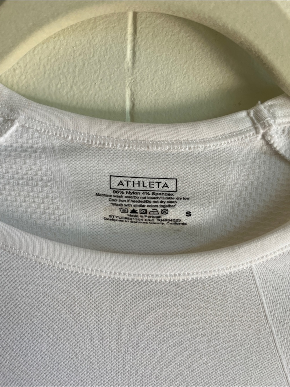 Athleta Momentum Womens White Long Sleeve Performance Seamless Sports Tee Sz Sm - Picture 5 of 12
